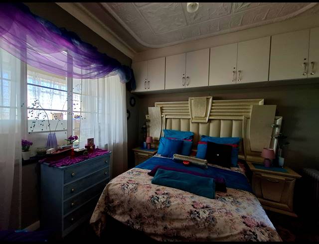 2 BEDROOM APARTMENT FOR SALE IN SPRINGS CENTRAL